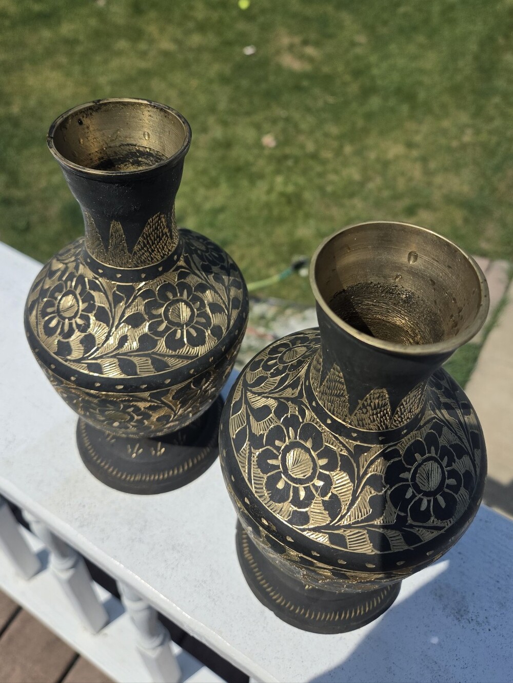 Vintage MCM Indian Brass Etched Floral Vases, Black & Gold Enamel Set of 2 - Picture 5 of 8